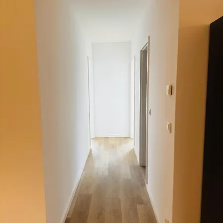 - Modern & Mit Parkplatz