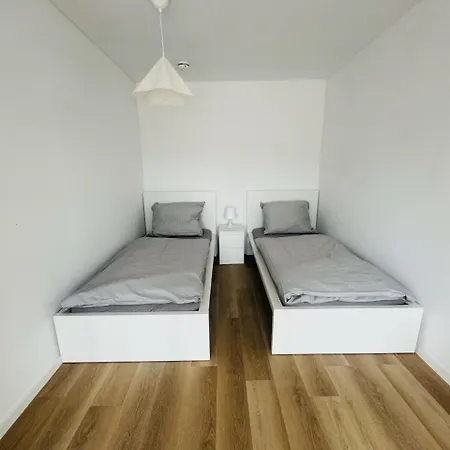 - Modern & Mit Parkplatz Apartament